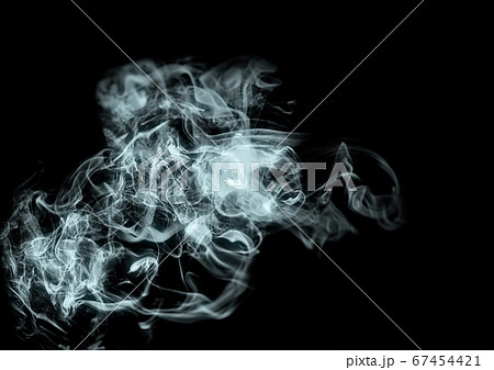 暗闇に浮かぶ抽象的な煙のイラストのイラスト素材