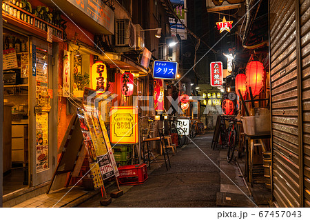 東京都 三軒茶屋 ノスタルジックな飲み屋街の写真素材