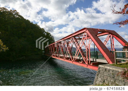 北海道 秋 千歳市 支笏湖 山橋鉄橋 北海道 秋 千歳市 支笏湖 山橋鉄橋 67458826