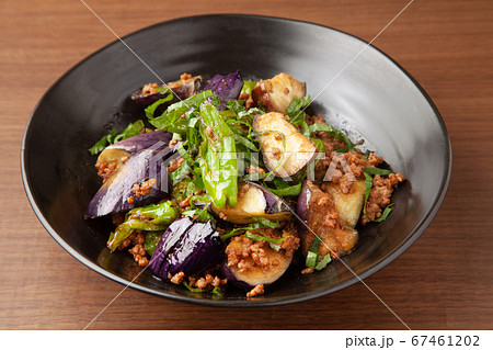 ナスとシシトウの肉味噌炒め 67461202