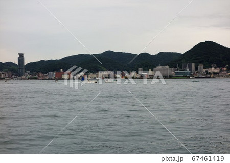 関門海峡漁船と門司港の風景 関門海峡漁船と門司港の風景 67461419