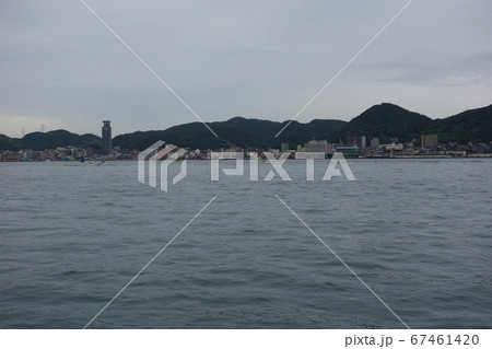 関門海峡漁船と門司港の風景 関門海峡漁船と門司港の風景 67461420