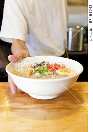 ラーメン屋 67461642