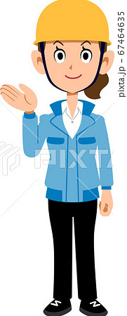 案内するヘルメットを被った青い作業着の女性 67464635