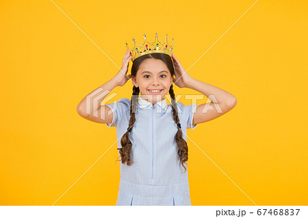 vintage girl in gold crown. reward for best vintage girl in gold crown. reward for best 67468837