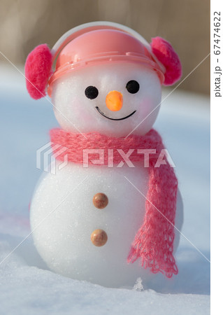 ピンクでコーディネートした雪だるまの写真素材 [67474622] - PIXTA