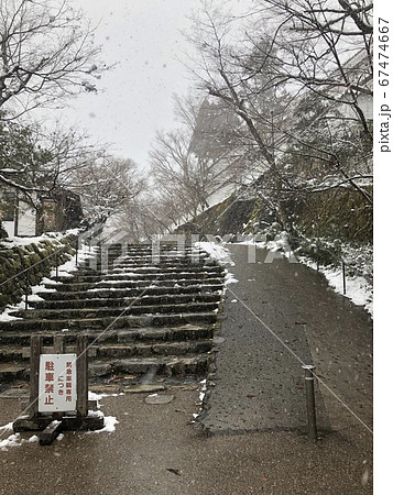 京都の雪景色 三千院前 67474667