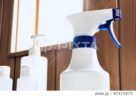 ウィズコロナ 新しい生活様式 家庭 除菌 風景 16 67475675