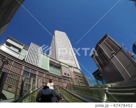 JR大阪駅前の歩道橋 67478452