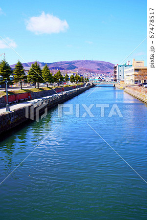 小樽の静かな街並み　小樽運河 67478517