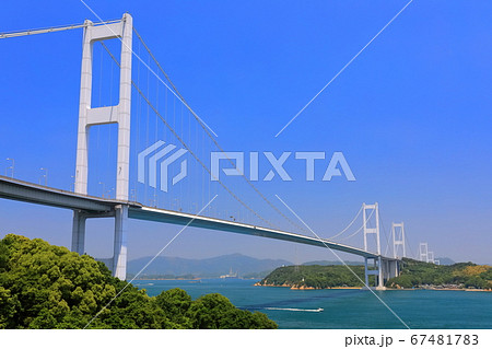 【愛媛県】晴天下の来島海峡大橋 67481783