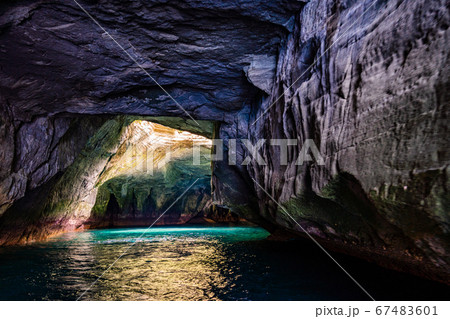 （静岡県）堂ヶ島・洞窟巡り　天窓洞（青の洞窟） 67483601