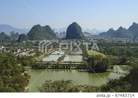 中国 桂林郊外 蘆笛岩周辺の景観 / Guilin, Guangxi, China 67483714