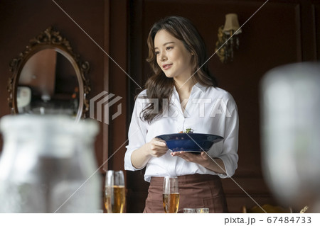 女性 女 女の子 67484733