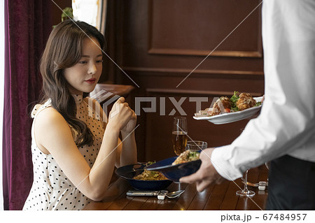 女性 女 女の子 67484957