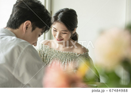ライフスタイル カップル 夫婦 67484988