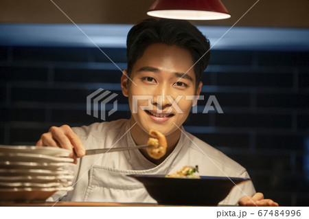 男 男性 男の子 67484996