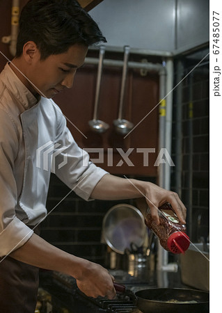 男 男性 男の子 67485077