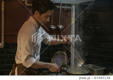 男 男性 男の子 67485138