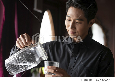 男 男性 男の子 67485271