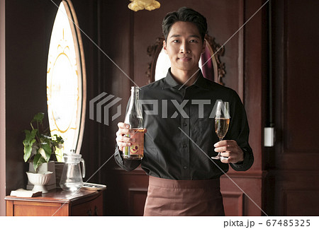 男 男性 男の子 67485325