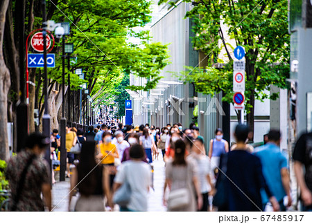 日本の東京都市景観 東京・表参道(マスク姿で溢れる並木道)=7月12日 日本の東京都市景観 東京・表参道(マスク姿で溢れる並木道)=7月12日 67485917