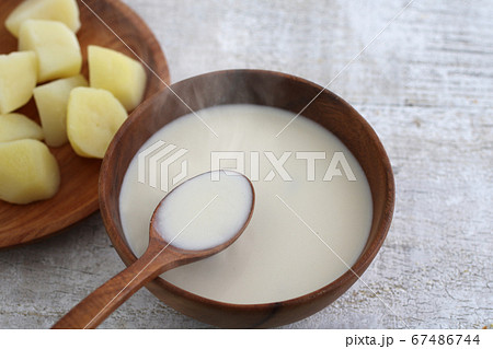 ジャガイモのヴィシソワーズスープ 67486744