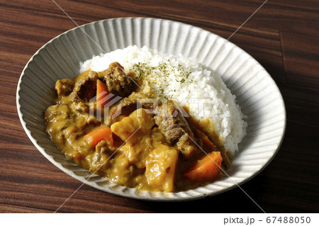 野菜と牛すじ肉がたっぷり入ったカレーライス 野菜と牛すじ肉がたっぷり入ったカレーライス 67488050
