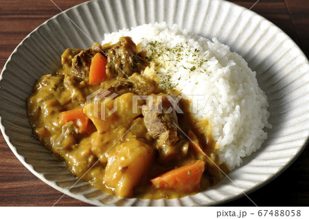 野菜と牛すじ肉がたっぷり入ったカレーライス 野菜と牛すじ肉がたっぷり入ったカレーライス 67488058