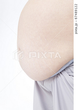 メタボ女性のお腹 メタボ女性のお腹 67489122