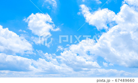 爽やかな青空 67489660