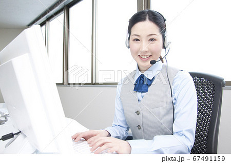 コールセンターのオペレーター コールセンターのオペレーター 67491159