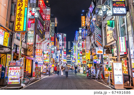 新宿 夜の歌舞伎町の写真素材