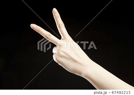 ピースサイン 67492215