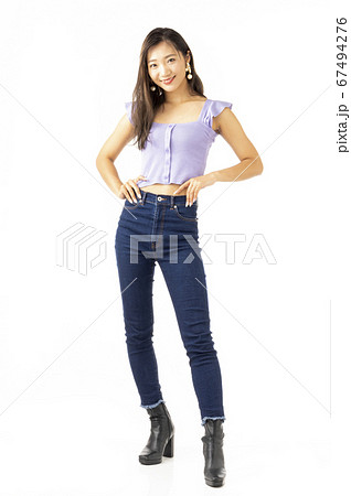 20歳代女性 67494276