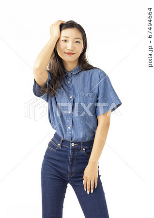 20代女性 67494664