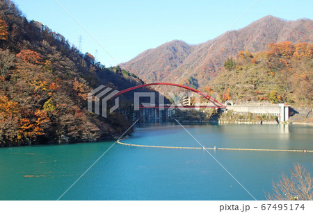 黒部渓谷　トロッコ列車の旅 67495174