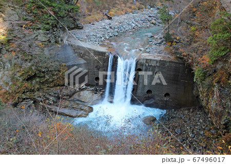 黒部渓谷　トロッコ列車の旅　欅平の風景 67496017