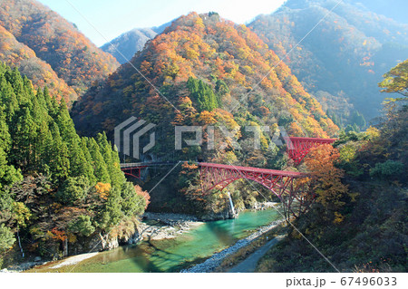 黒部峡谷　トロッコ鉄道 67496033