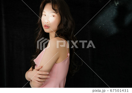 女性 女 女の子 67501431