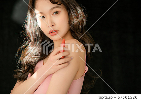 女性 女 女の子 67501520