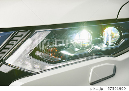 Front car headlight 67501990