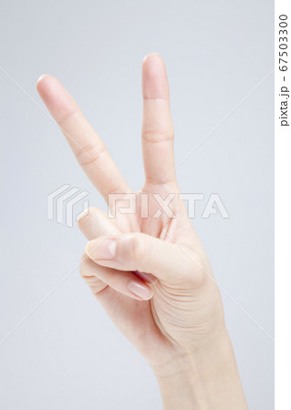 ピースサイン 67503300