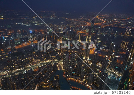 ドバイの夜景 67505146