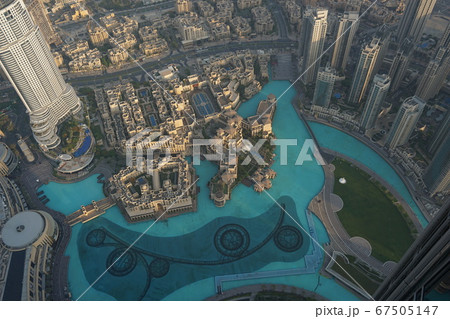 ドバイ　噴水 67505147