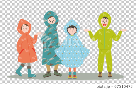 レインウエアやポンチョを来た濡れている4人の男女 67510473