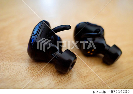 完全ワイヤレスイヤホン　Bluetooth 67514236