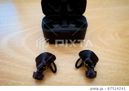 完全ワイヤレスイヤホン　Bluetooth 67514241