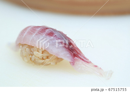 伊佐木 イサキ の握り寿司の写真素材