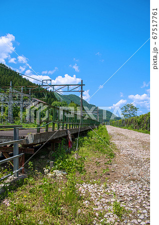 上越線土樽駅付近の景観 新緑のころ 風景 新潟県湯沢町 上越線土樽駅付近の景観 新緑のころ 風景 新潟県湯沢町 67517761